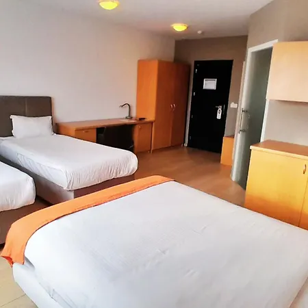 Taormina Brussels Airport Hotel 3*
