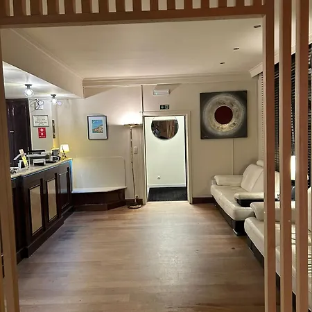 Hotel Taormina Brussels Airport 3*